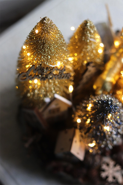 Golden Village Wood, świąteczna drewniana scenka zimowa LED