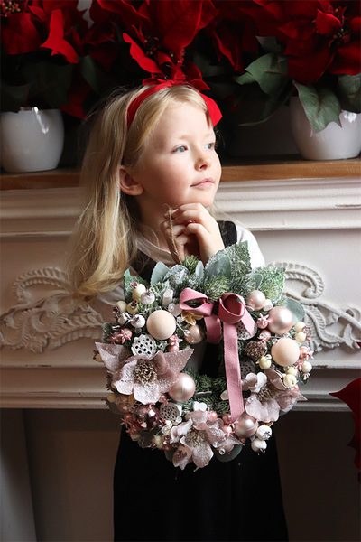 Lukrecja 2, elegancki wianek zimowy