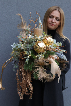 Świąteczne Złoto, stroik świąteczny w pucharze, wys.56cm