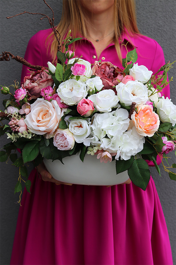 Deria Agatte, kwiatowa kompozycja