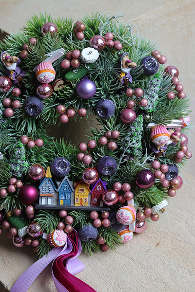 Violet Eve, świąteczny wianek dekoracyjny
