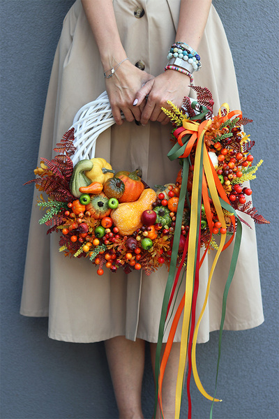 Selina, asymetryczny jesienny wianek