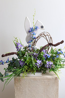 U Królika, wiosenna kompozycja nagrobna, wym.39x60x30cm