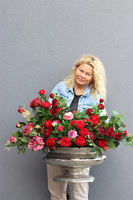 Polska Róża Grandioza, kompozycja kwiatowa w pucharze