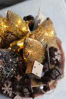 Golden Village Wood, świąteczna drewniana scenka zimowa LED