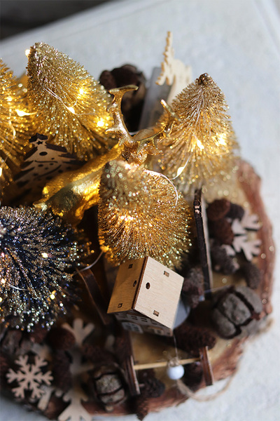 Golden Village Wood, świąteczna drewniana scenka zimowa LED