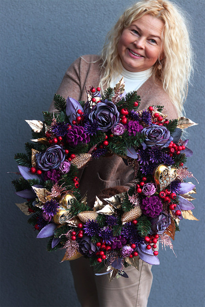 Fioletowa Zima, świąteczny wianek na drzwi