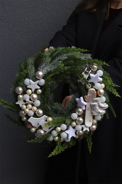 Sporty Zimowe, zimowy wianek w sportowym klimacie, śr.35cm	