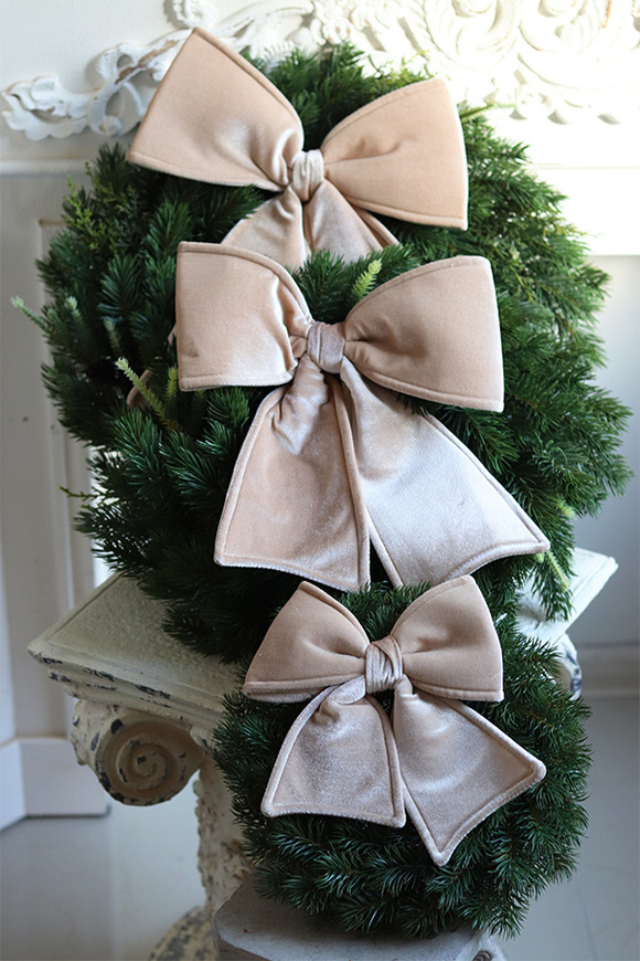 Beżowa Decoratoria, bożonarodzeniowy wianek na drzwi