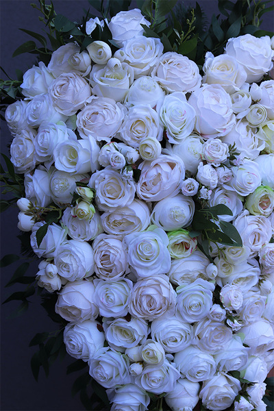 Miłość, wiązanka nagrobna w kształcie serca