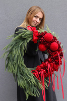 Karminowa Zima, asymetryczny świąteczny wianek