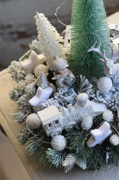 atrakcyjny świąteczny stroik na brzozie, Ekspres Polarny Norway, wym.27x35cm