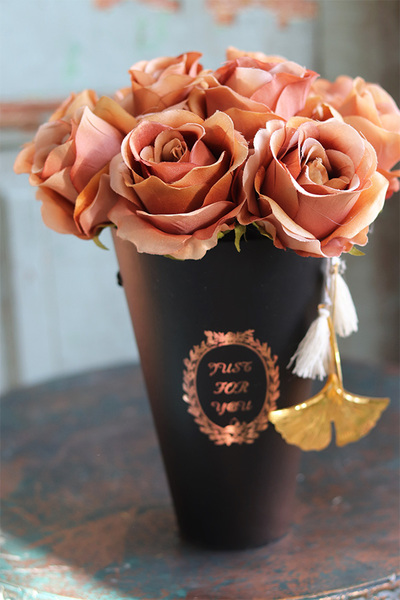 flowerbox z różami, Cappuccino Cafe, wys.30cm