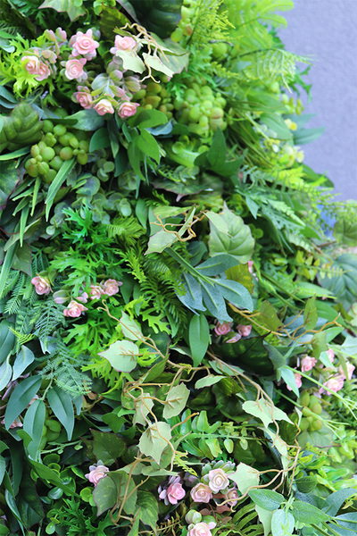 Jungle Green & Pink, ścianka jednostronna ze sztucznych roślin, wym.1m kw.