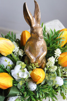 Yellow Easter, stroik wielkanocny zajączek w tulipanach