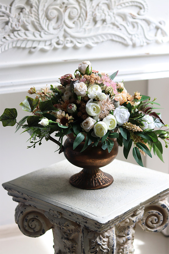 Piortcovia, kompozycja kwiatowa w pucharze