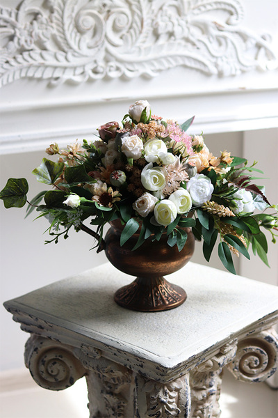 Piortcovia, kompozycja kwiatowa w pucharze