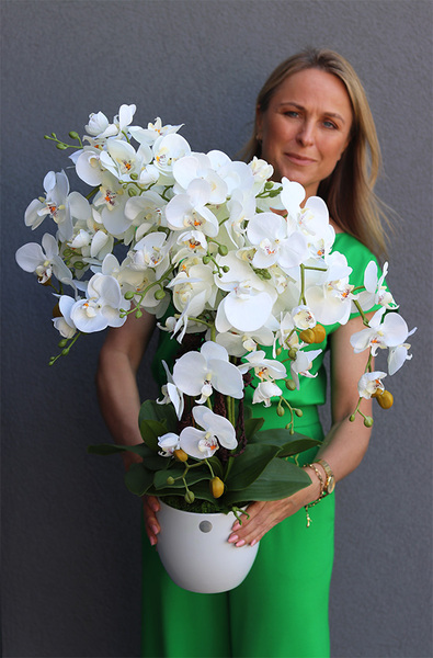 Hefrata, sztuczny storczyk w białej donicy