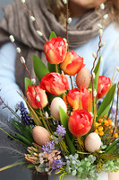 Moreliana, stroik wielkanocny z tulipanami