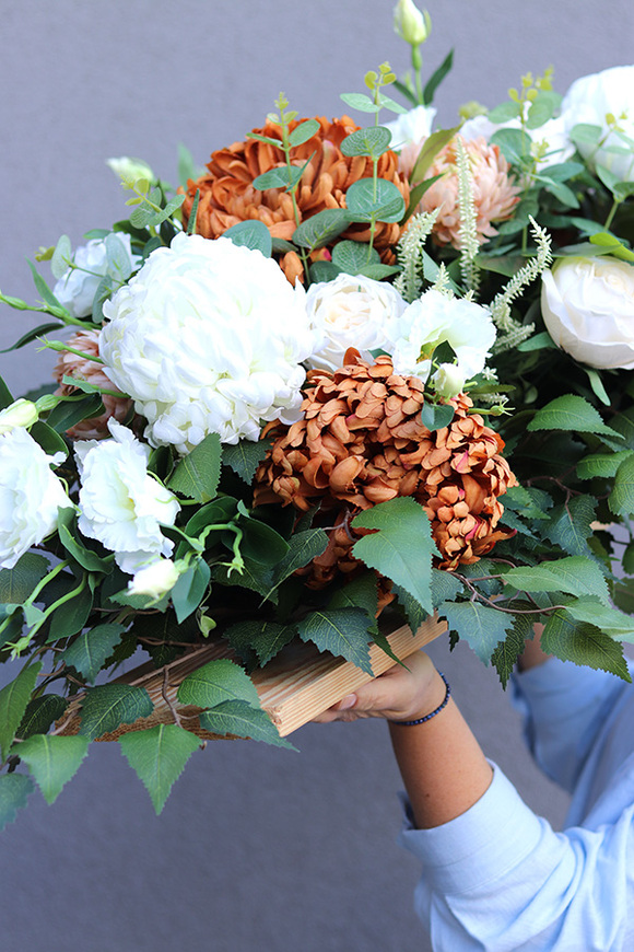 Ludila Brown, jesienna wiązanka nagrobna