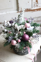 Grenta Velvet, flowerbox świąteczny z konikiem