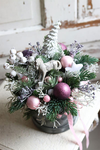 Grenta Velvet, flowerbox świąteczny z konikiem