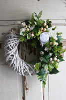 Abril 2, biały asymetryczny wianek, śr.38cm 