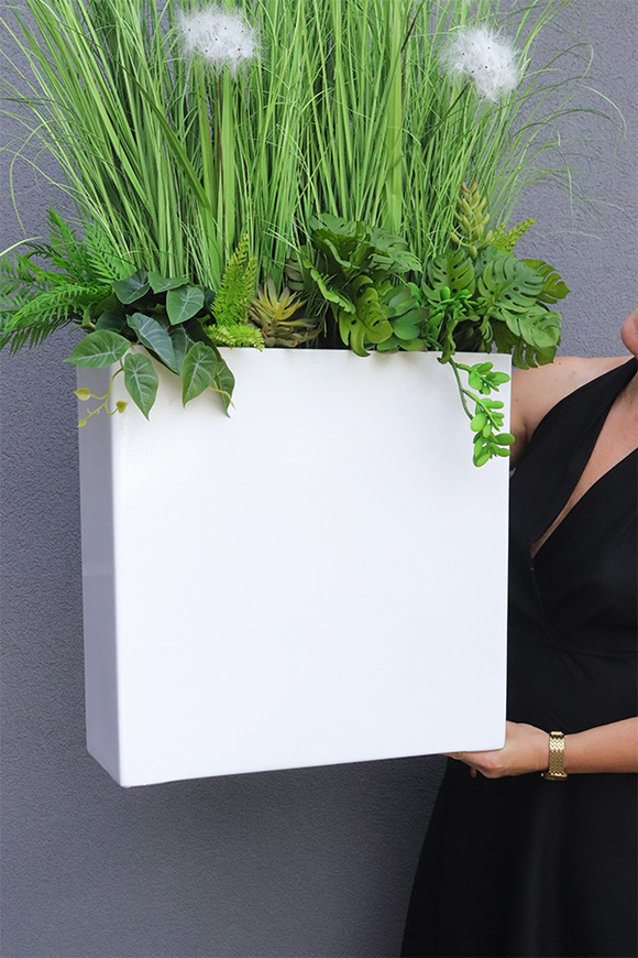 Fiberglass Marco Fretera 2, sztuczne trawy w białej donicy