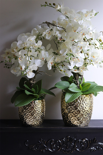 Gold Trettia, biały sztuczny storczyk w złotej donicy