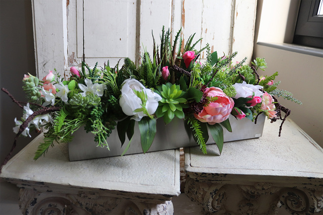 kompozycja sukulenty i kwiaty w stalowej donicy, Wenila Steel, wym.24x72cm 