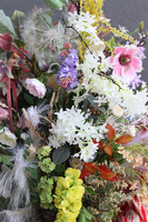 Mediolan Flowers, kompozycja kwiatowa w koszu