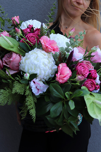 Legutte Green, kompozycja nagrobna w ceramicznej misie, wym.50x56x95cm