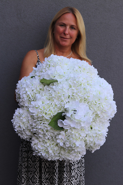 Hydrangea Bali, bogaty kosz z hortensjami