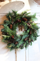 Kolęda, zimowy wianek iglasty z szyszkami