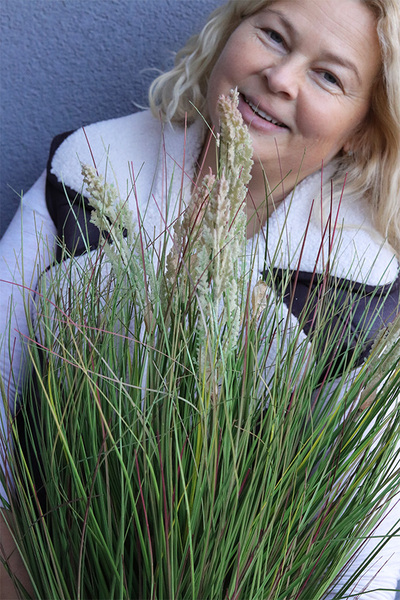 Kasandra, sztuczna trawa z kłosami