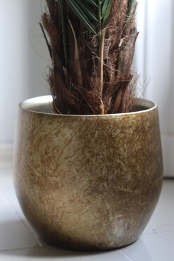 Magellania Gold Hillton, sztuczna palma w złotej donicy, wys.130cm