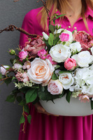 Deria Agatte, kwiatowa kompozycja