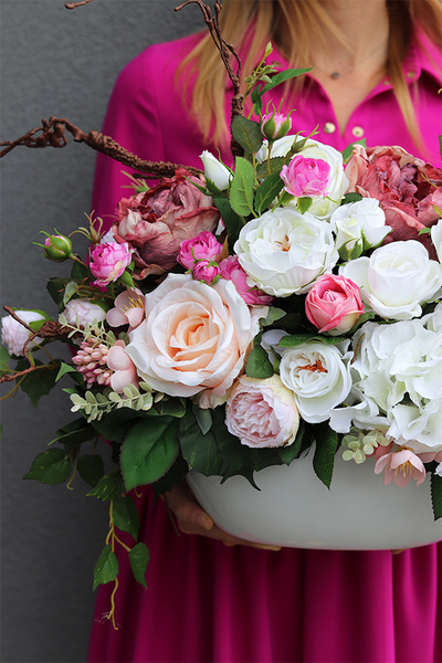 Deria Agatte, kwiatowa kompozycja