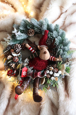 Świąteczna Zabawa, wianek z pluszowym reniferem, śr.43cm