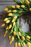 bardzo elegancki wianek z tulipanów, Witaj Wiosno Yellow, śr.40cm