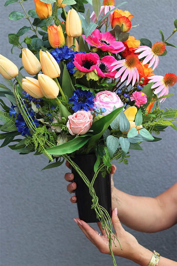 Mother's Day, bukiet nagrobny we wkładzie do wazonu