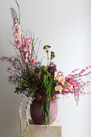 Etno Spring, wiosenna kompozycja w różowym wazonie