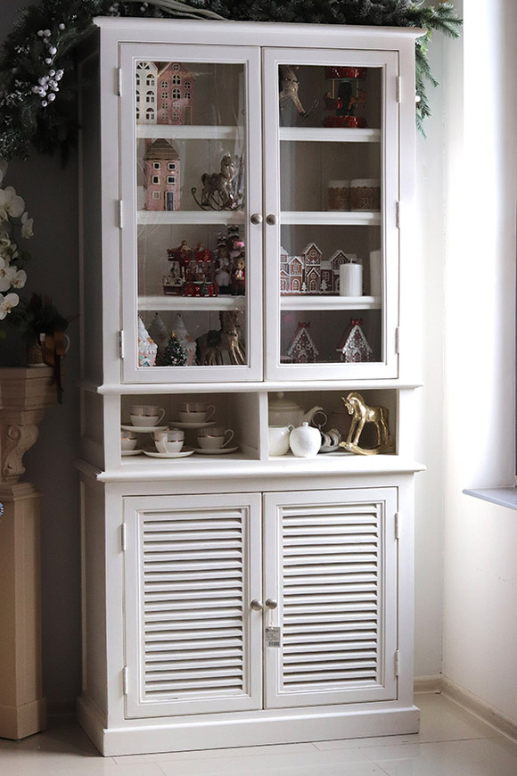 Bristol White, biblioteczka kredens