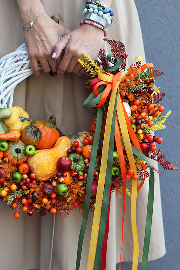 Selina, asymetryczny jesienny wianek