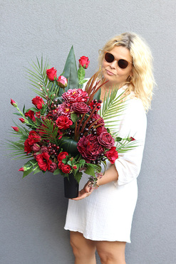 Gretlo Red, nagrobny bukiet, wys.65cm