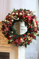 Czerwona Chwila 2, świąteczny wianek z bombkami