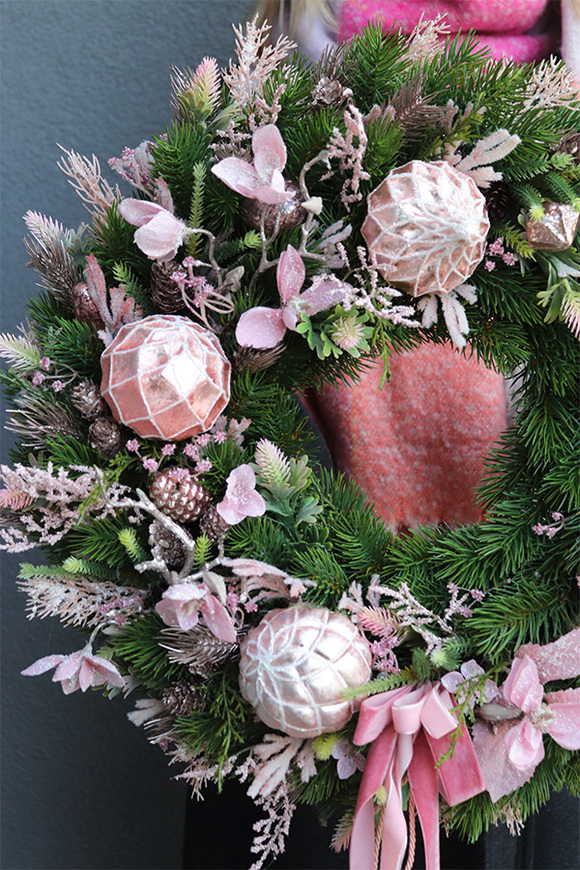 Pinky Winter, pastelowy bożonarodzeniowy wianek, śr.45cm