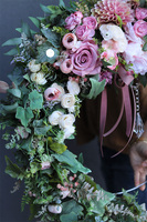 atrakcyjny wianek na drzwi na obręczy, Subtelle Spring