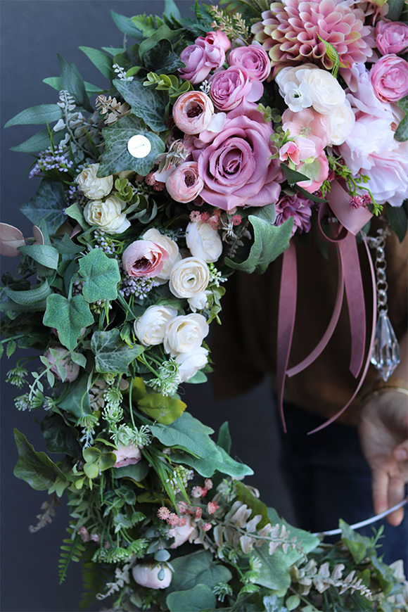 atrakcyjny wianek na drzwi na obręczy, Subtelle Spring