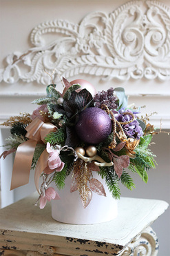 Fioletowa Victoria, świąteczny flowerbox , wys.33cm 